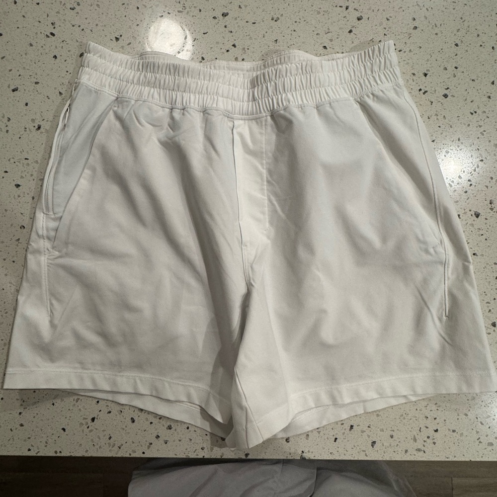 Lululemon Pacebreaker Linerless 5” - White